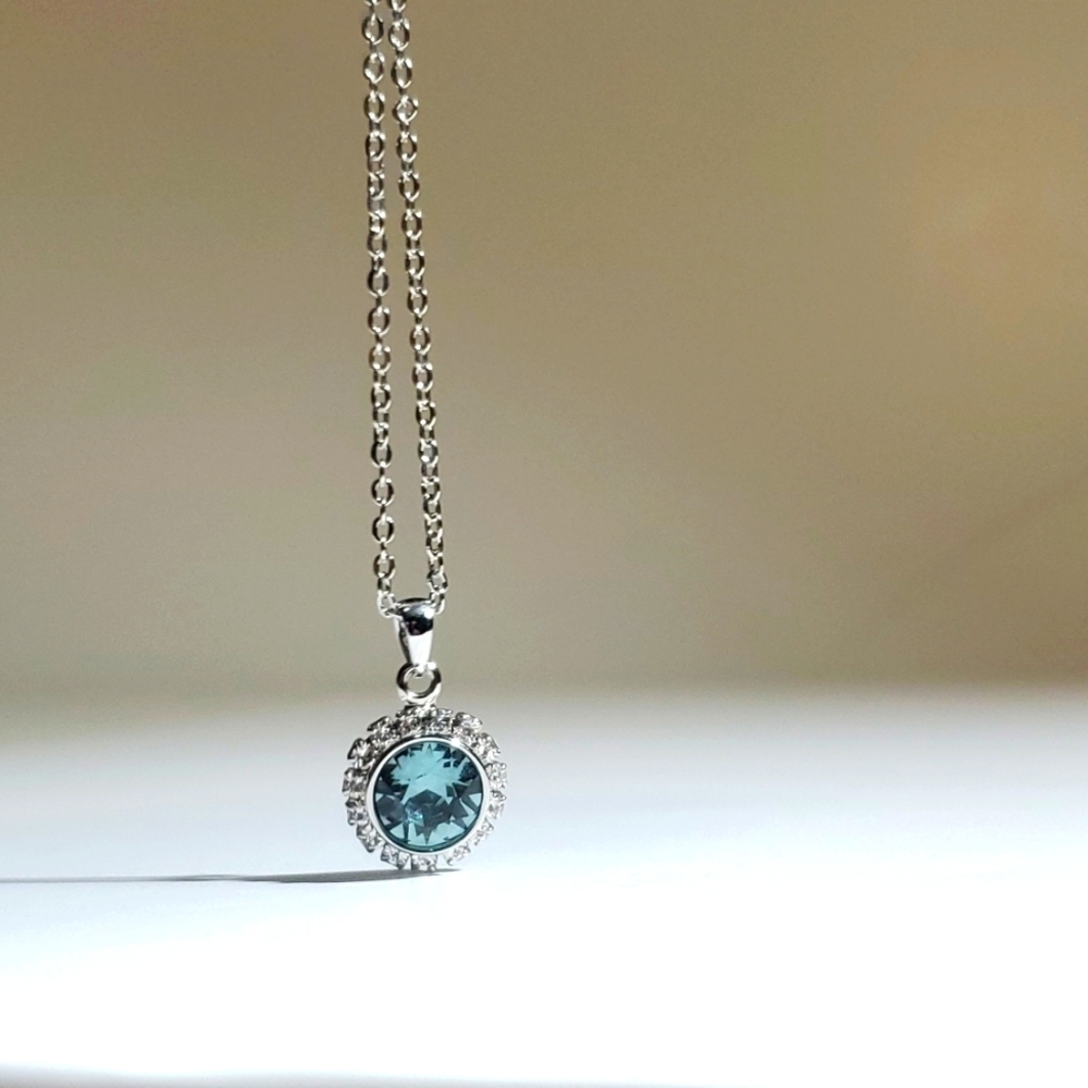 Ted Baker London Indian Sapphire Sirou Daisy Lace Pendant Necklace